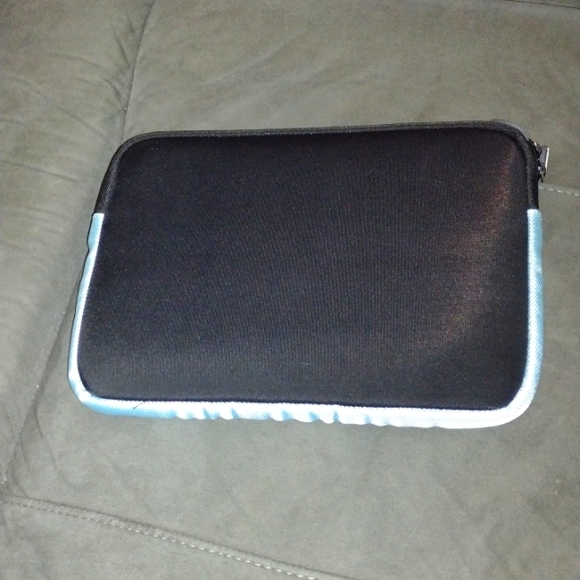 iFanatic UNC Carolina Tar Heels Small Electronics Sleeve - Picture 2 of 2